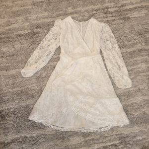 Long sleeve cute dress size xs, new.